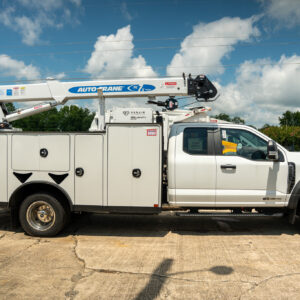Titan 38 F550 Super_Side