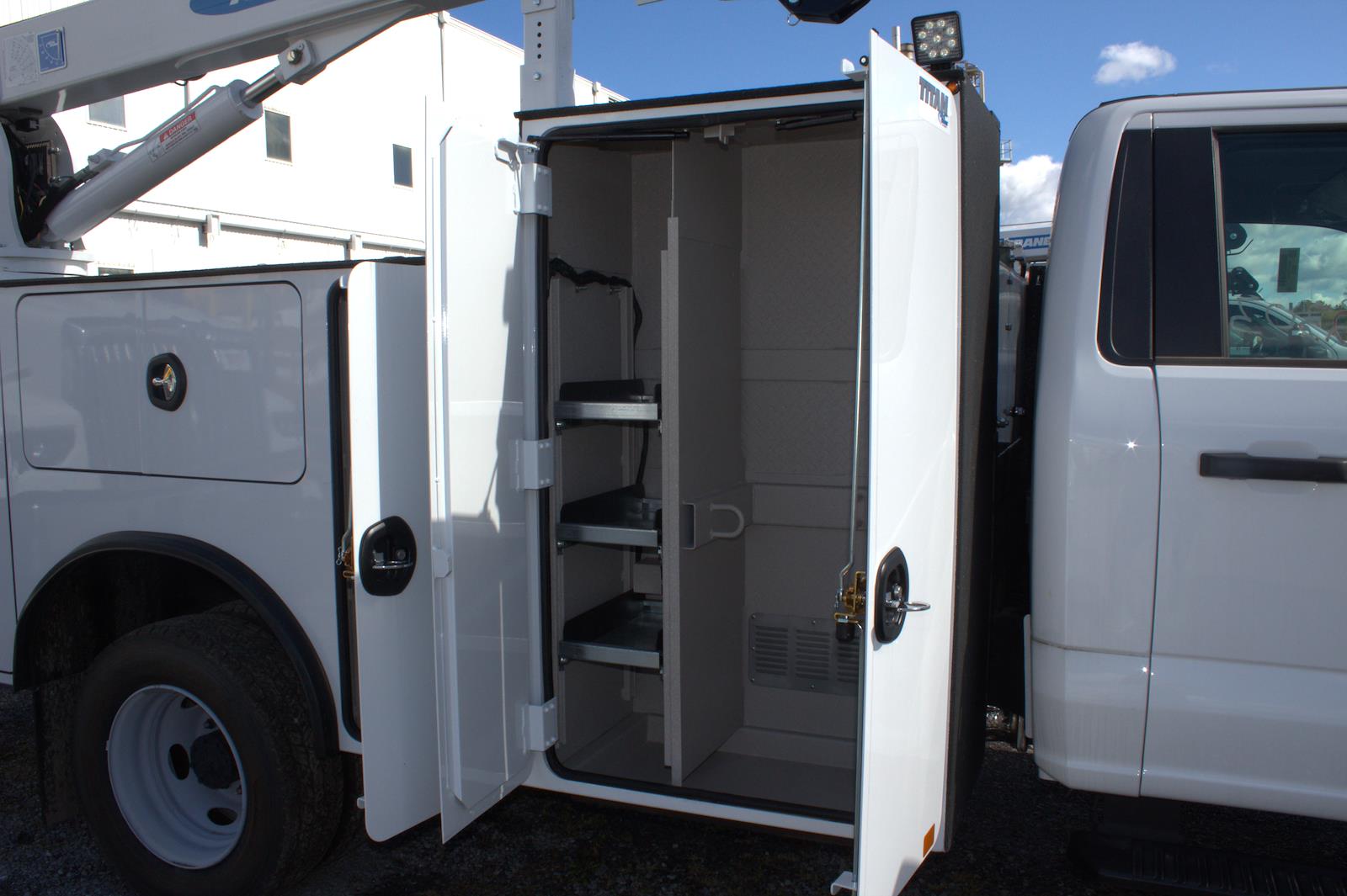 2024 Titan 38 Ford F600 Regular Cab Hollidaysburg, PA. - Image 4